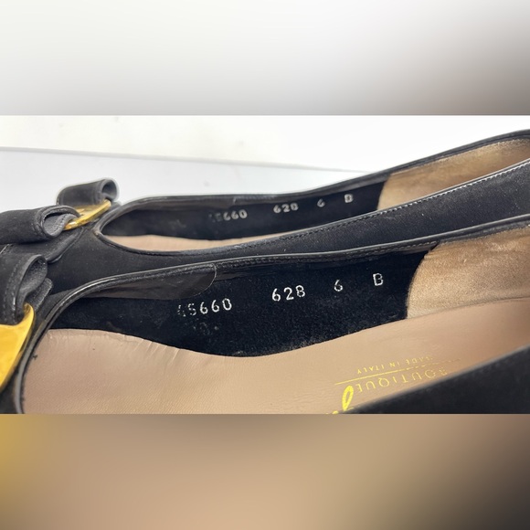 Salvatore Ferragamo Vera Bow SEUDE Shoes Classic black Size 6B READ please - Picture 6 of 14